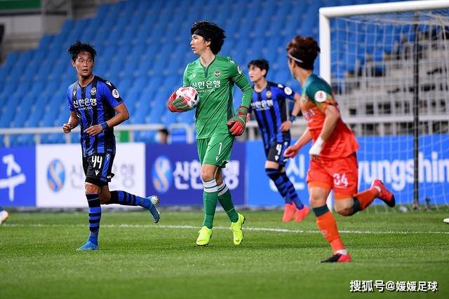 字母哥37分萨格斯32+9 雄鹿险胜魔术晋级四强